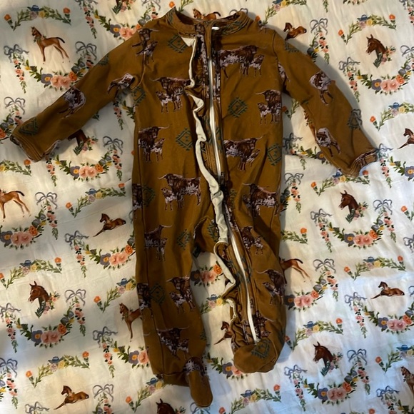 cowkid clothing co Other - COWKID CLOTHING CO • Newborn Zip Up Jammies